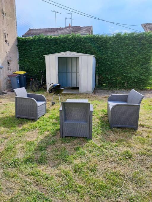 Petite Maison Avec Jardin Montlucon